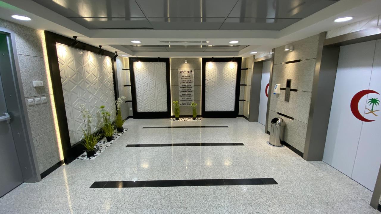 ـاهيل الدور الرابع بالمركز الرئيسي لهيئة الهلال الأحمر السعودي بالرياض